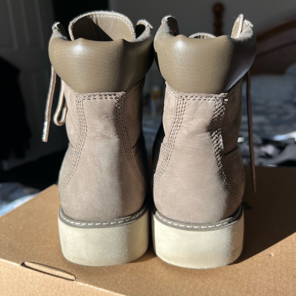 Timberland Women’s Taupe Lace-Up Boots - Picture 3 of 3